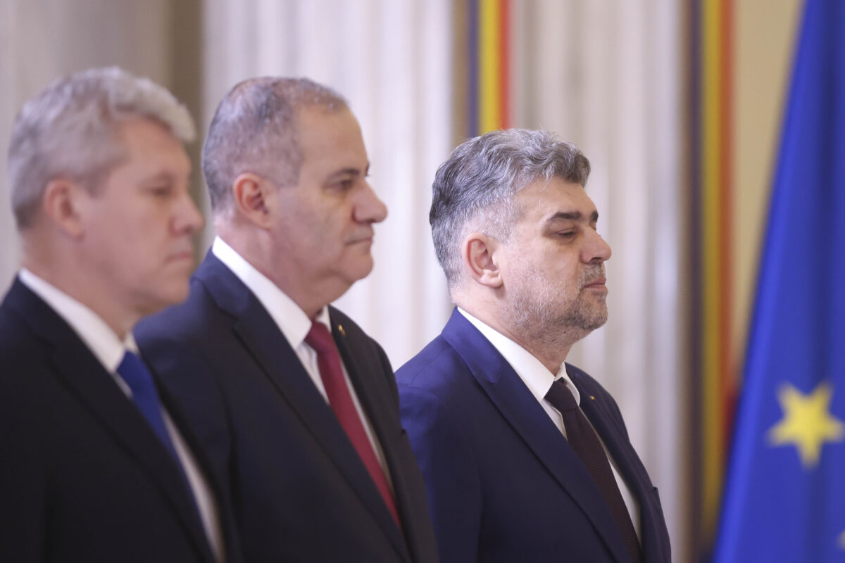 Nu contează deficitul, Guvernul angajează zeci de mii de bugetari