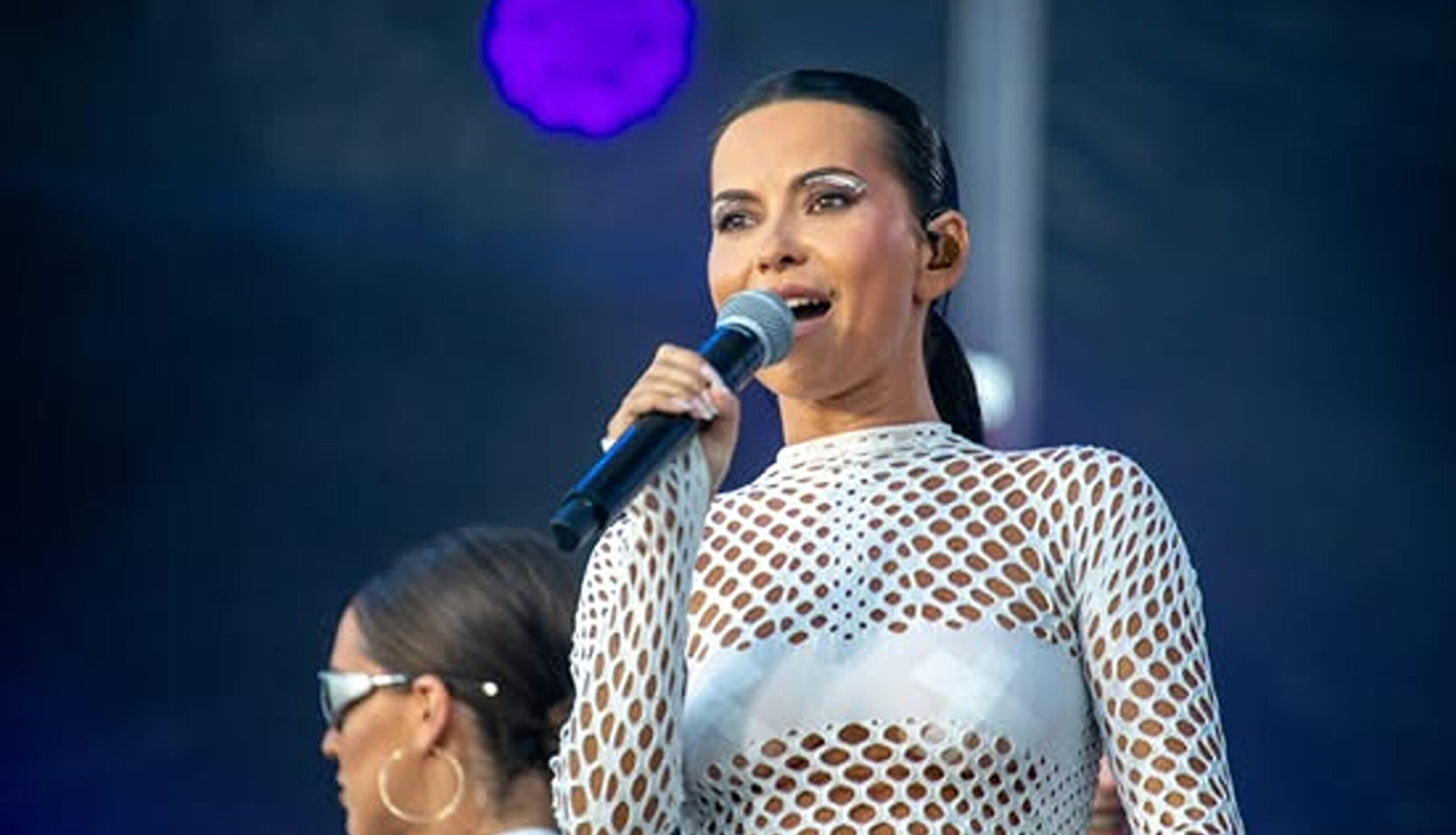 Inna, victimă a infractorilor virtuali. Au pus-o să vândă produse de slăbit