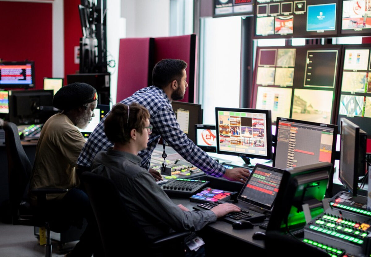 Concedieri la un cunoscut post de televiziune. Două prezentatoare au fost pe lista neagră