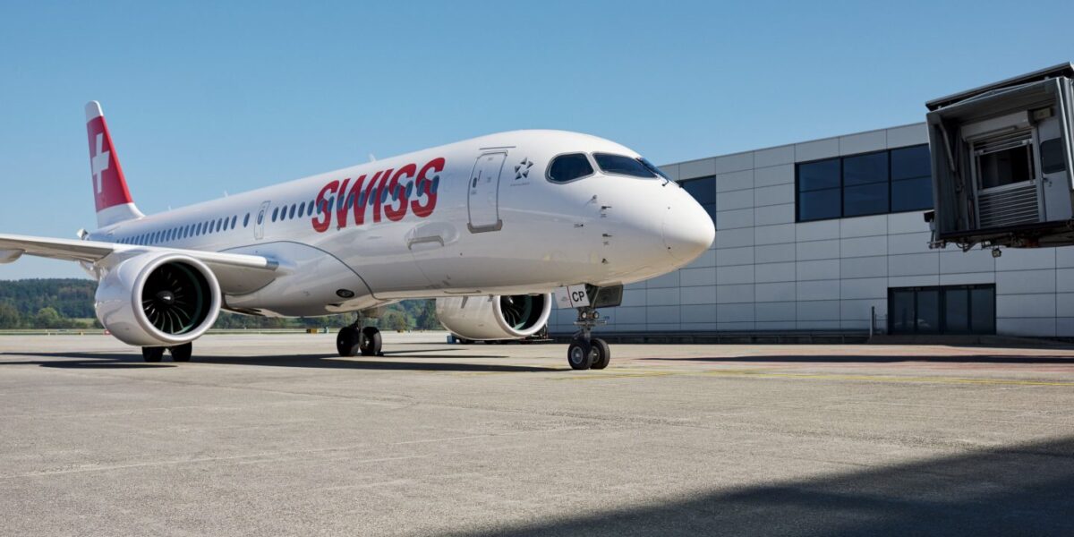 Tragedie la aeroport. Aspirat complet de motorul unui avion