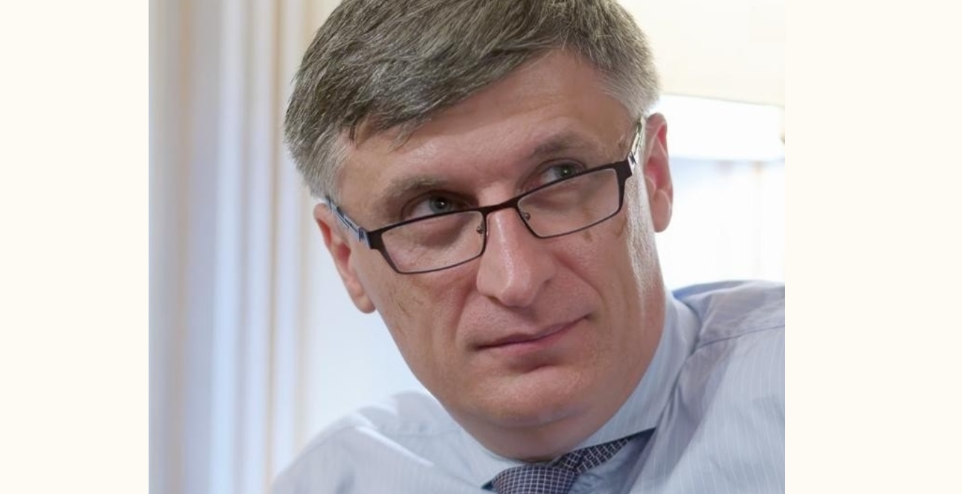 Cătălin Avramescu, fostul consilier prezidențial, ar fi vizat într-un dosar de pornografie infantilă