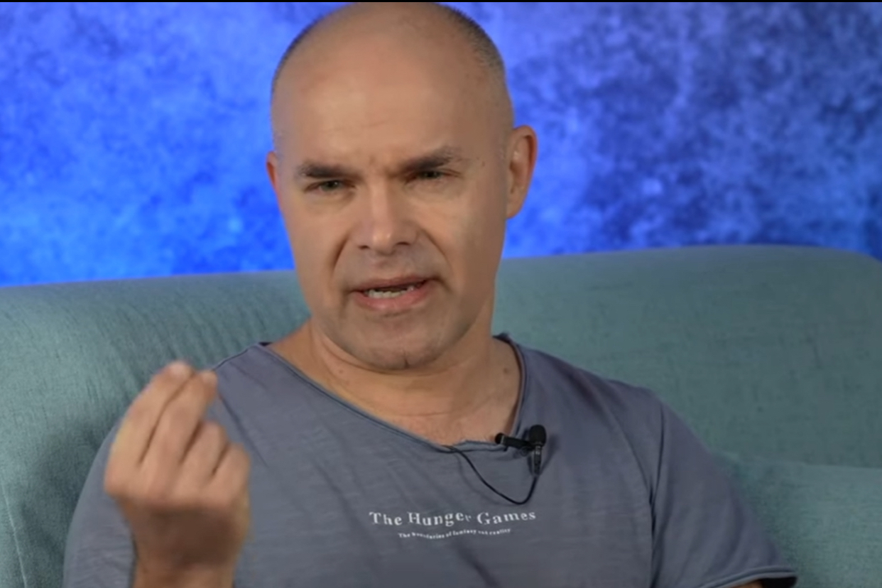 Funeriu, nemulțumit de manuale de științe din țară. Fostul ministru spune că au o grafică apropiată de revistele pentru copii