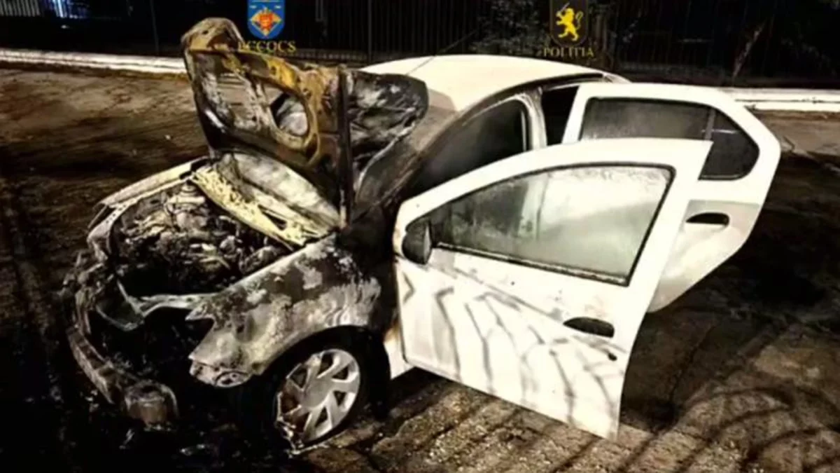 Piroman plătit cu 900 de dolari. Bărbatul care a incendiat o maşină de poliție, la cheremul Tiraspolului