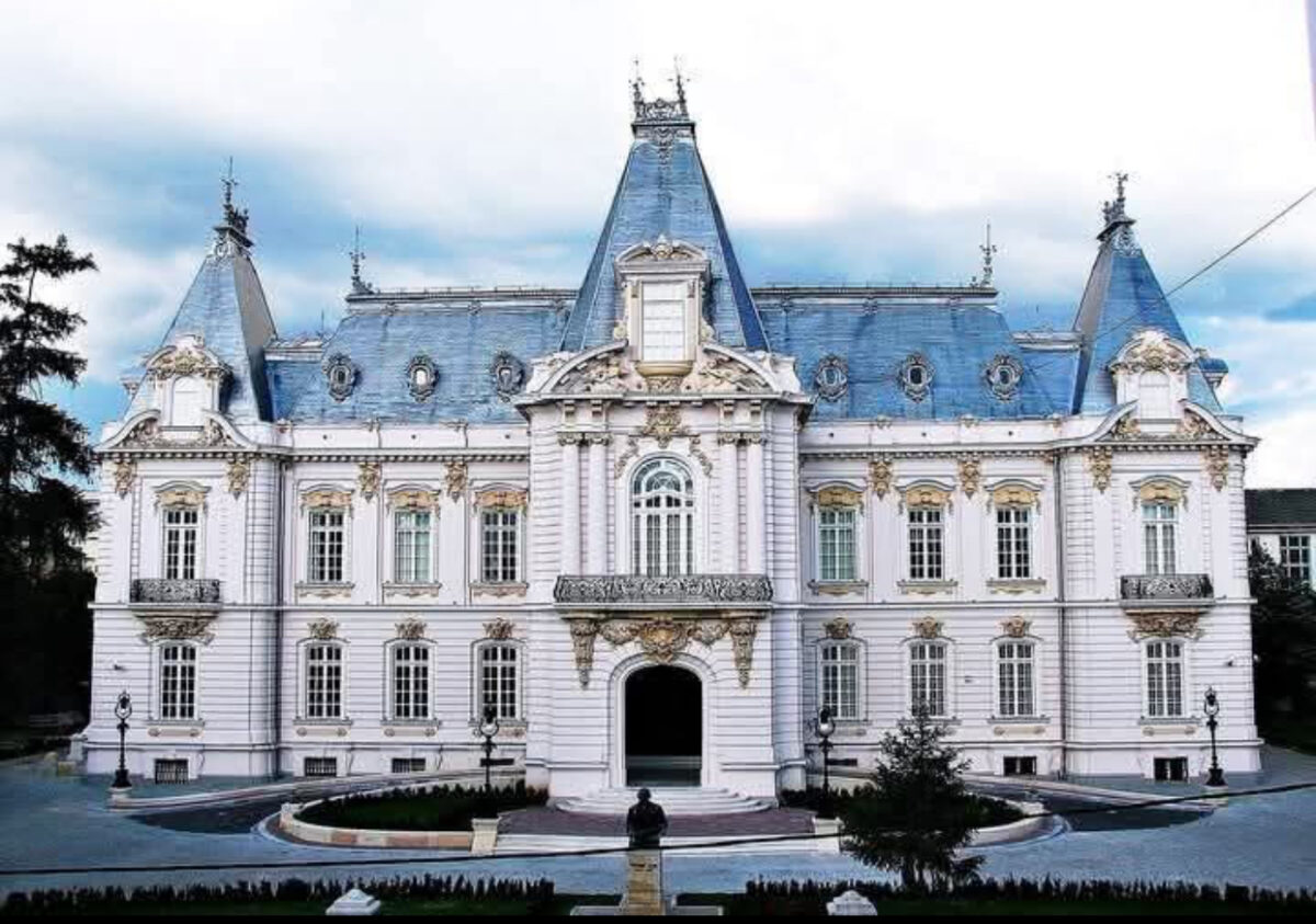 Ceaușescu salvează „Palatul Michail” din Craiova, în 1977
