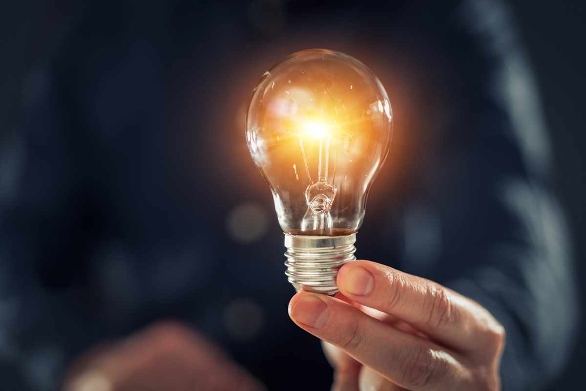 Reducerea tarifelor la energie electrică în Republica Moldova se amână din cauza bombardamentelor asupra Ucrainei