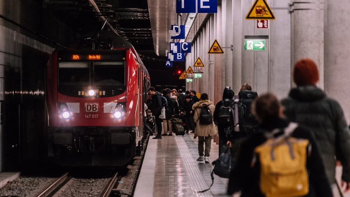 Transportul feroviar, în mare suferință. 252 de trenuri anulate