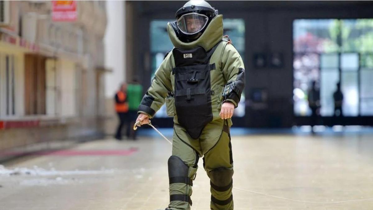 Alertă cu bombă la Aeroportul din Chișinău. Pasagerii evacuați, zboruri date peste cap