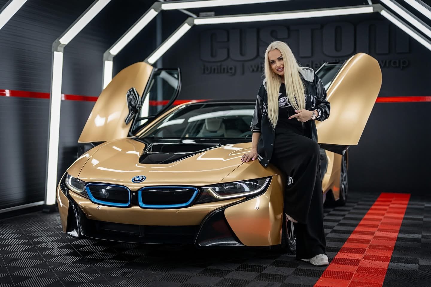 Anda Adam spune cât a muncit ca să-și ia bolidul: 20 de ani am tras ca să o cumpăr