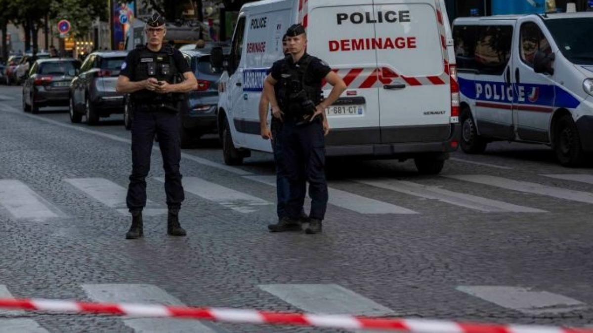 Nou atac terorist la Paris. Un bărbat a fost ucis de poliție