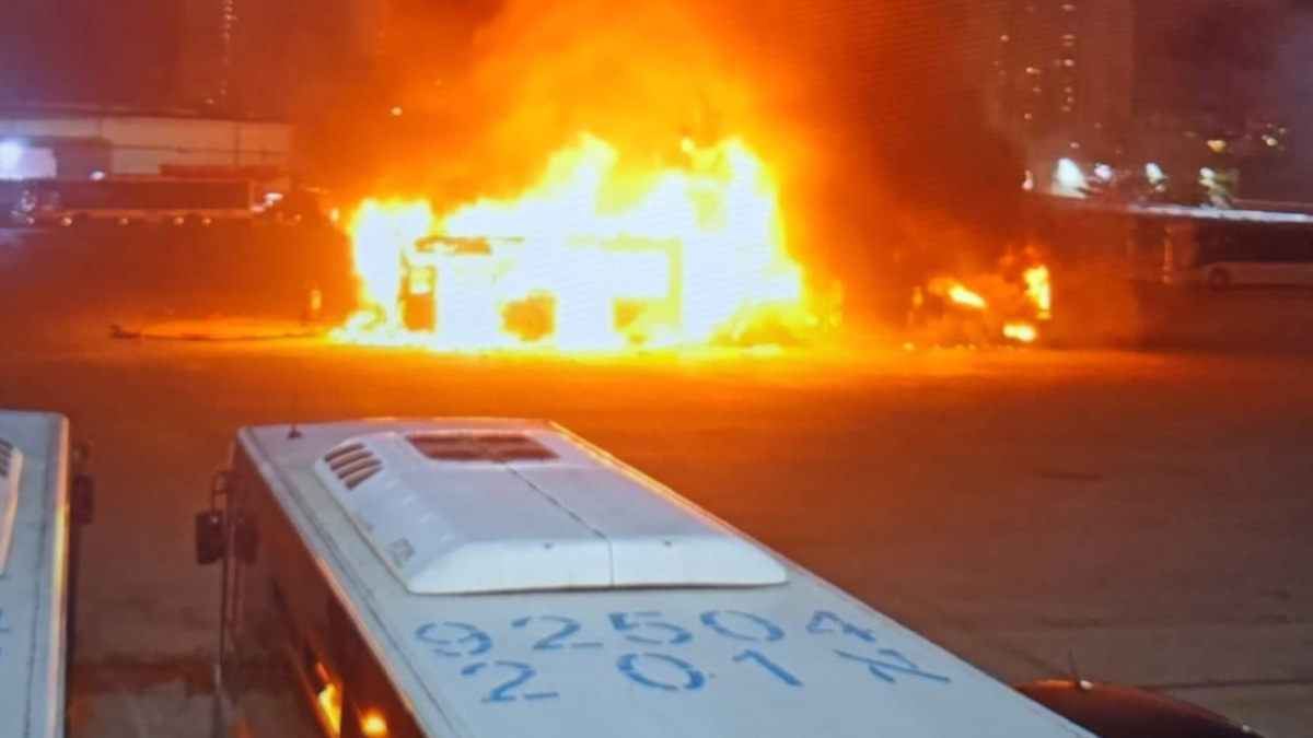 Alertă teroristă în Israel. Trei autobuze au explodat