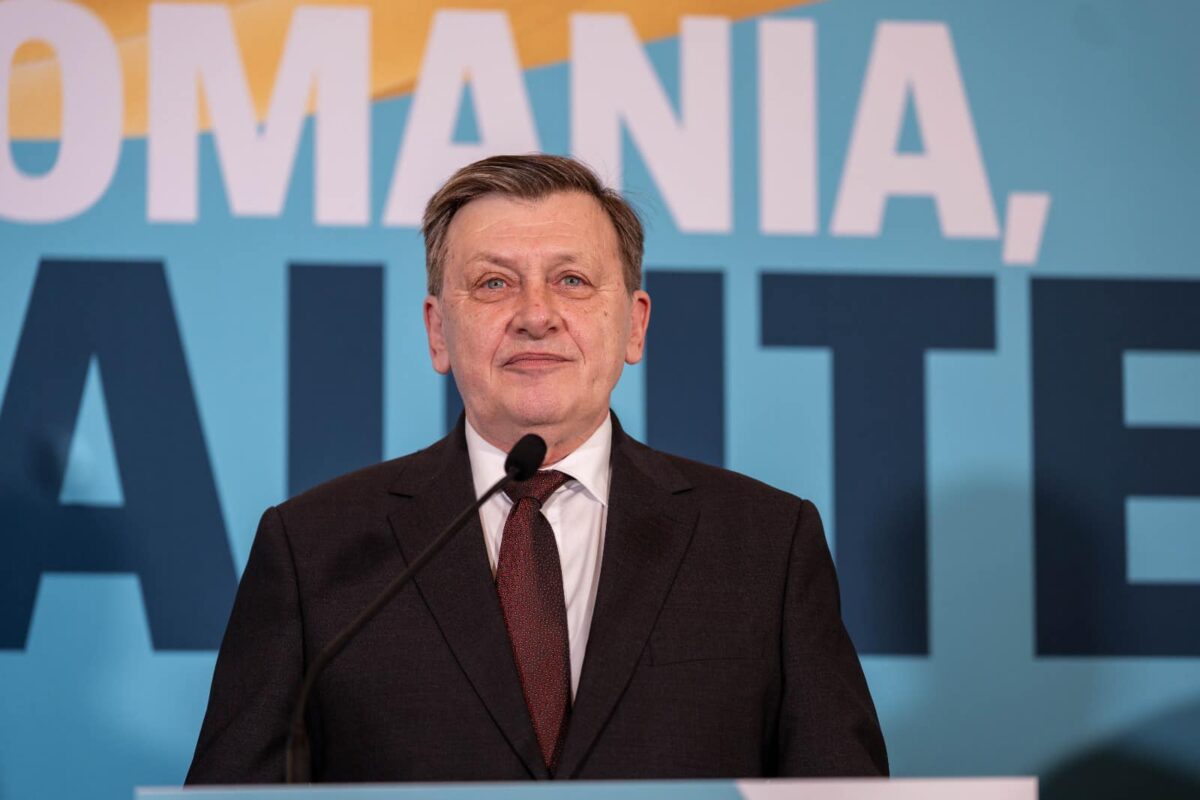 Antonescu a lămurit problema cu alcoolul: Beau sub media oamenilor obișnuiţi