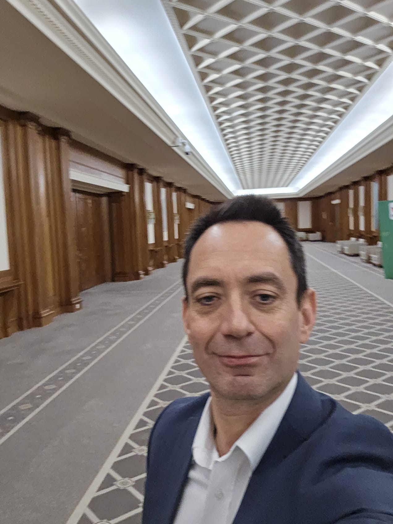 Nuntă în UDMR. Deputatul  Csoma Botond a renunțat la burlăcie la 51 de ani. Imagini cu mirii