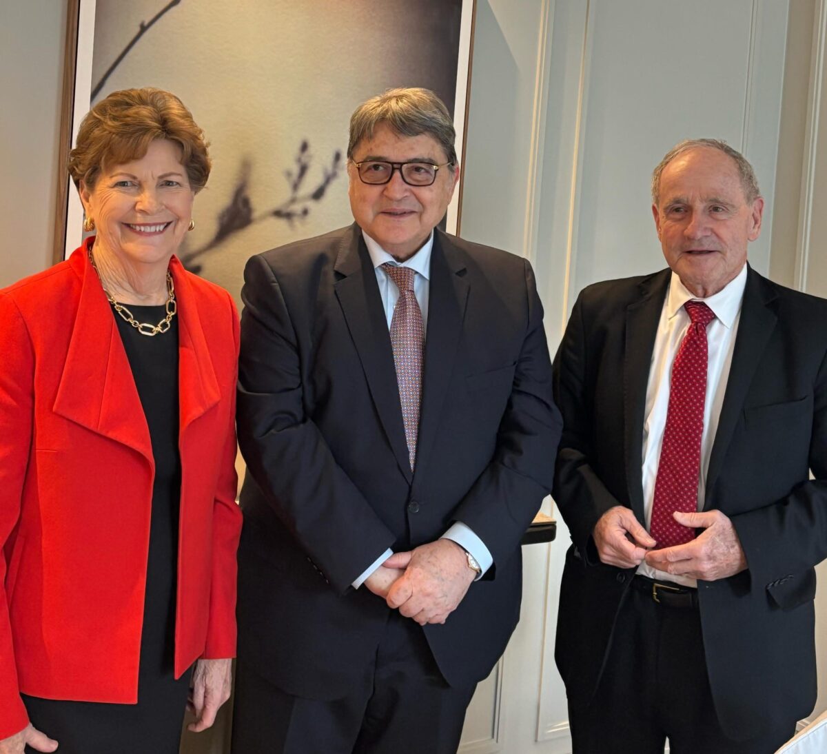 Ministrul de Externe Emil Hurezeanu se întâlnește cu oficiali internaționali la Conferința de Securitate de la München