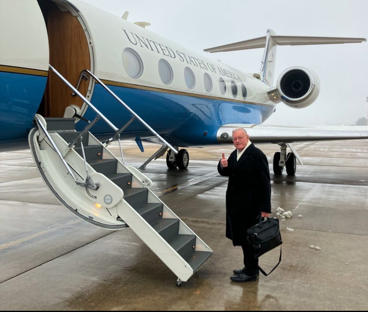 Zelenski se întâlnește cu emisarul american Keith Kellogg după criticile lui Trump