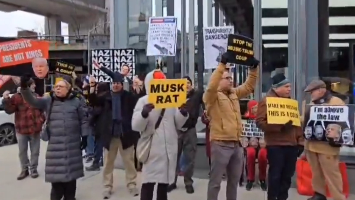 Bugetarii din SUA protestează față de măsurile lui Musk