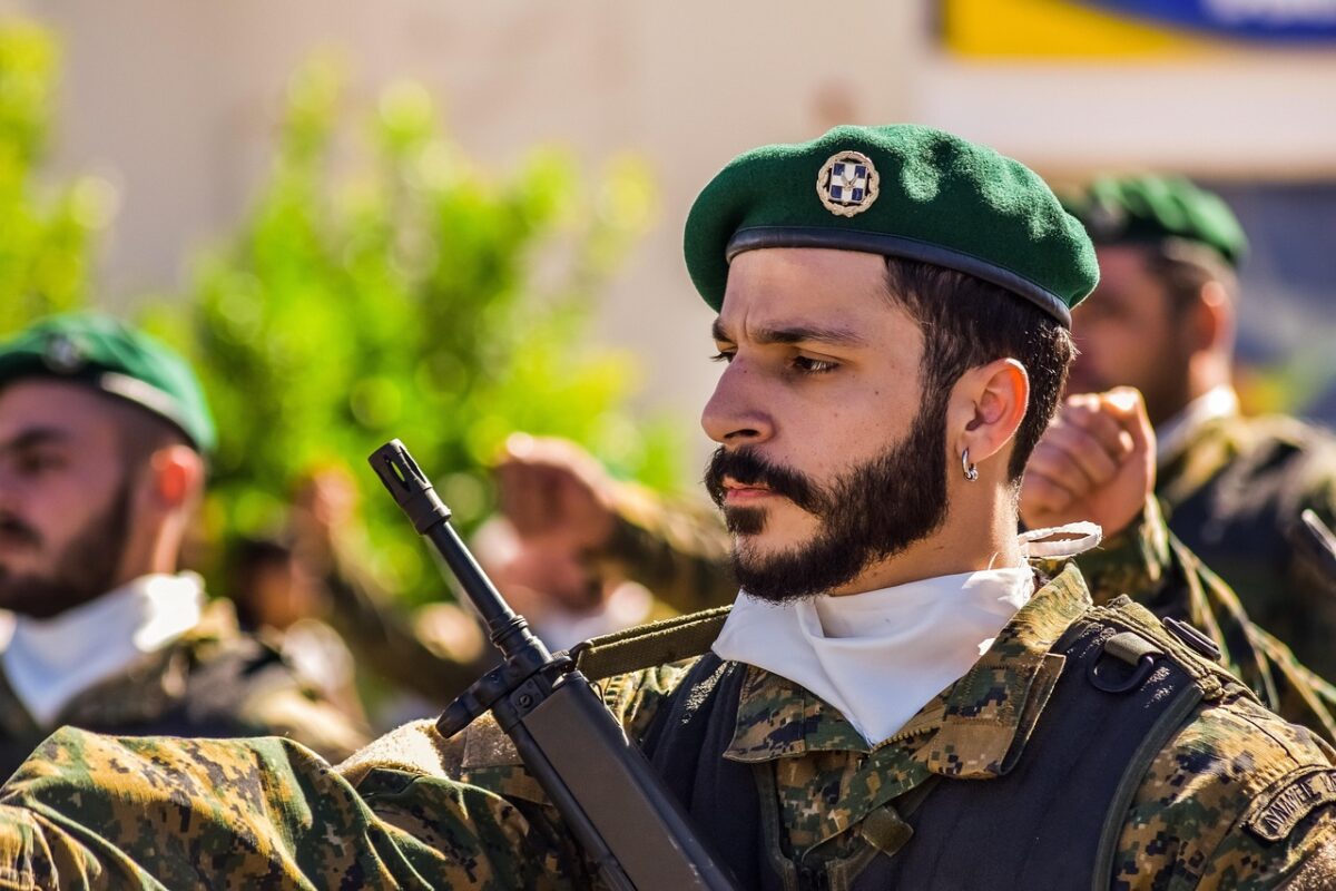 Mexic a cedat în fața lui Trump Trimite militari la frontiera cu SUA