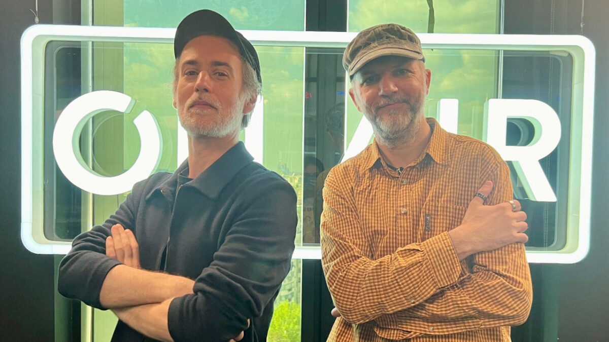 Membrii „Firma” spun că au fost amenințați pentru că-l susțin pe Georgescu