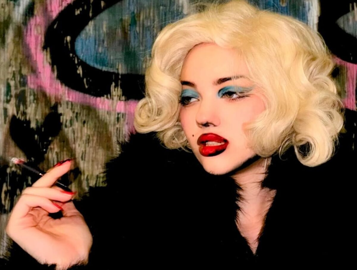 Noelle Vlasov, performanță absolută. A apărut de două ori pe lista celor mai bine îmbrăcate persoane din Vogue