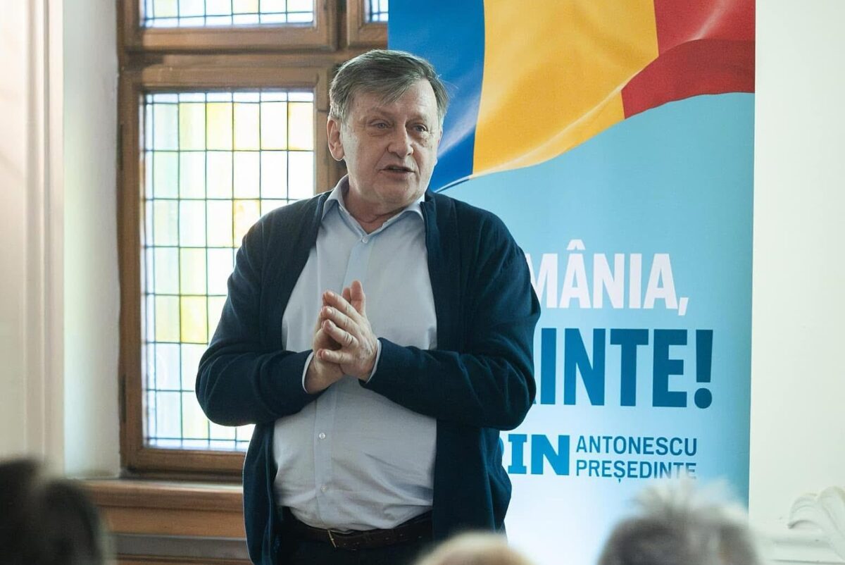 Crin Antonescu, apărat de o profesoară de matematică: Nu și-a trădat prietenul. Foto