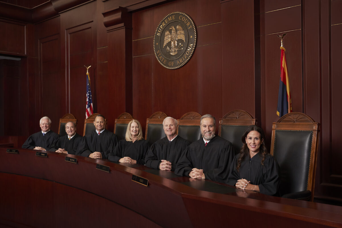 Premieră în justiție. Curtea Supremă din Arizona folosește AI