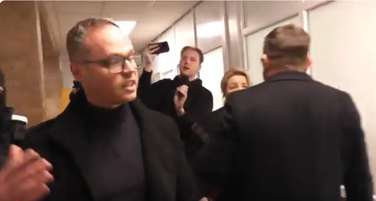 Schemele judecătorilor de la Hînceşti. Mama judecătoare şi fiul avocat, rămân după gratii. Video