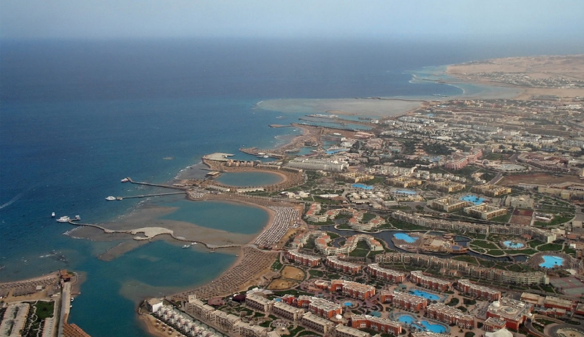 Cel puțin șase persoane au murit după ce un submarin turistic din Egipt s-a scufundat în Marea Roșie