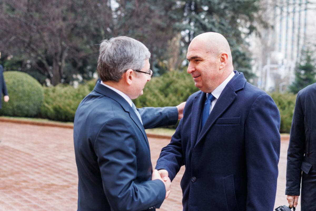 Bolojan și Grosu au discutat despre provocările de securitate din regiune