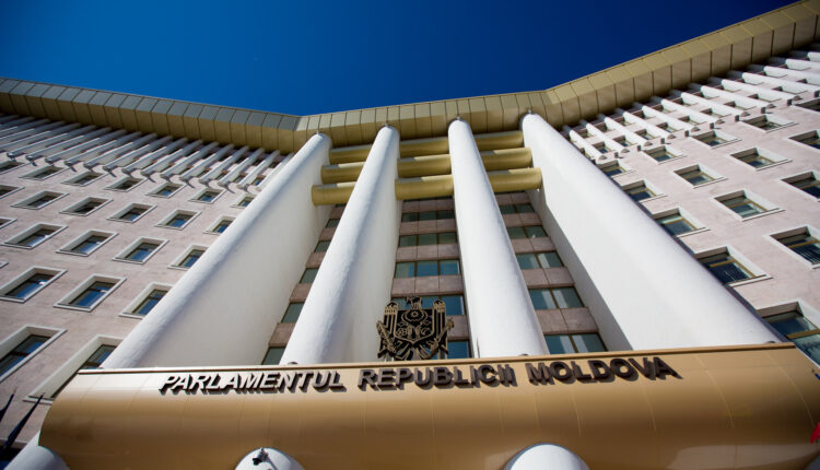 Legea amnistiei, modificată de urgență de Parlamentul de la Chișinău. Doi criminali de temut, eliberați din detenție