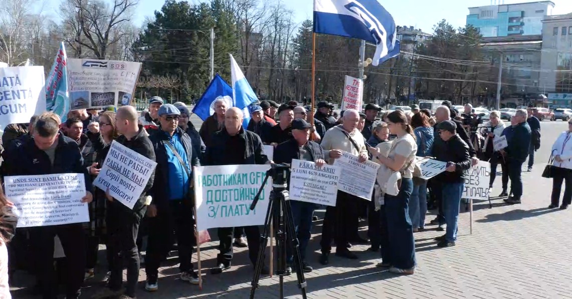 Angajații de la Calea Ferată din Moldova, din nou în stradă. „Vrem salariile, ne este greu”