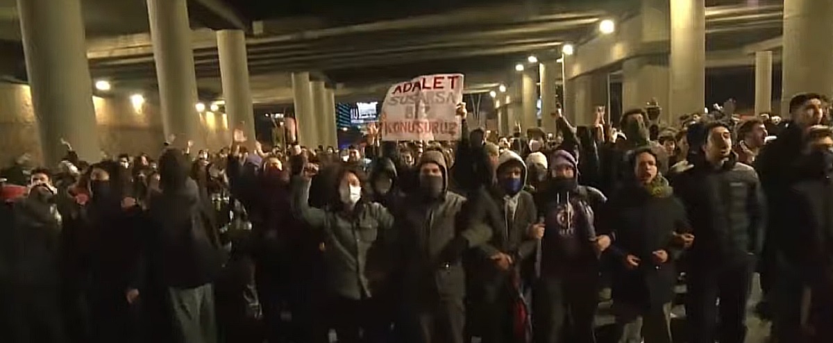 Avertismentul lui Erdogan: Turcia nu va ceda în fața terorii din stradă