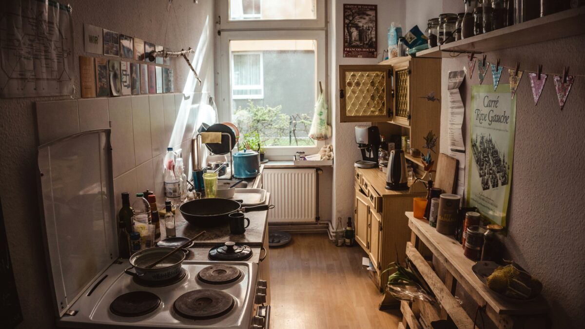 Renovarea bucătăriei pe cont propriu - DIY – 5 sfaturi pentru transformare fără investiții mari