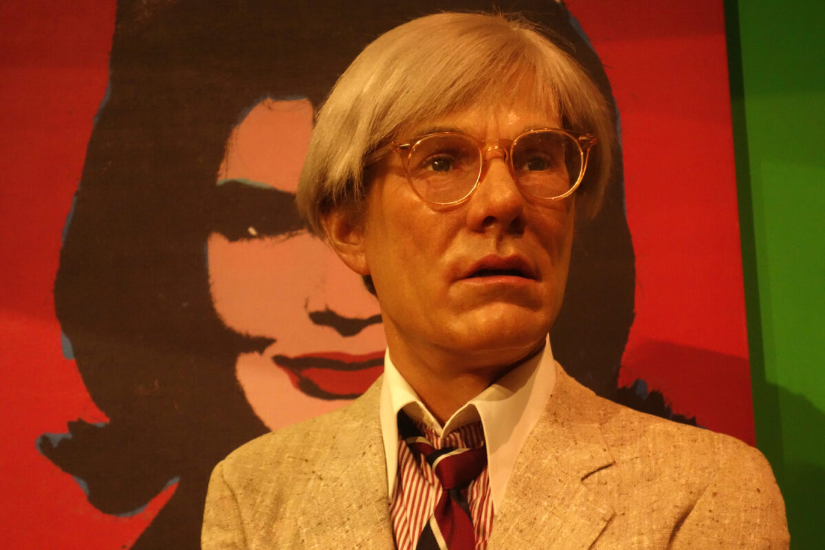 46 de opere de artă, inclusiv o serigrafie cu regina Beatrix de Warhol, aruncate la gunoi