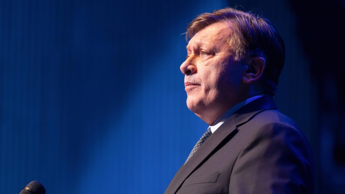Ciolacu: Vă anunţ oficial, Antonescu va intra în turul doi al alegerilor prezidențiale