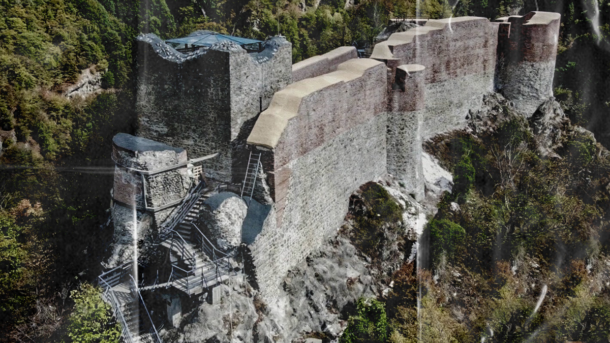 Povestea adevăratului castel al lui Dracula, bântuit de vampiri. Acum poate fi vizitat cu 30 de lei. Foto