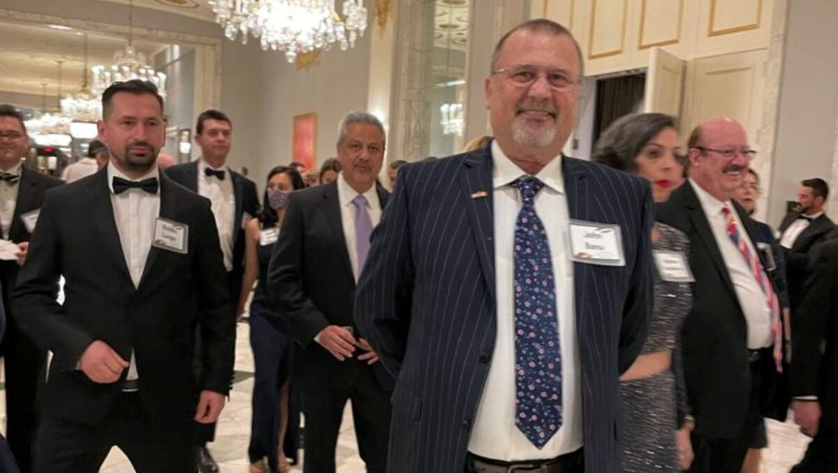 John Ion Banu vrea ca fiecare român să se înarmeze. Cel puțin 2-3