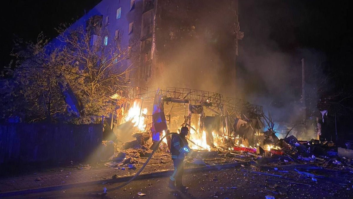 Noapte de coșmar la Kiev și Harkov. Rușii au atacat cu rachete și drone