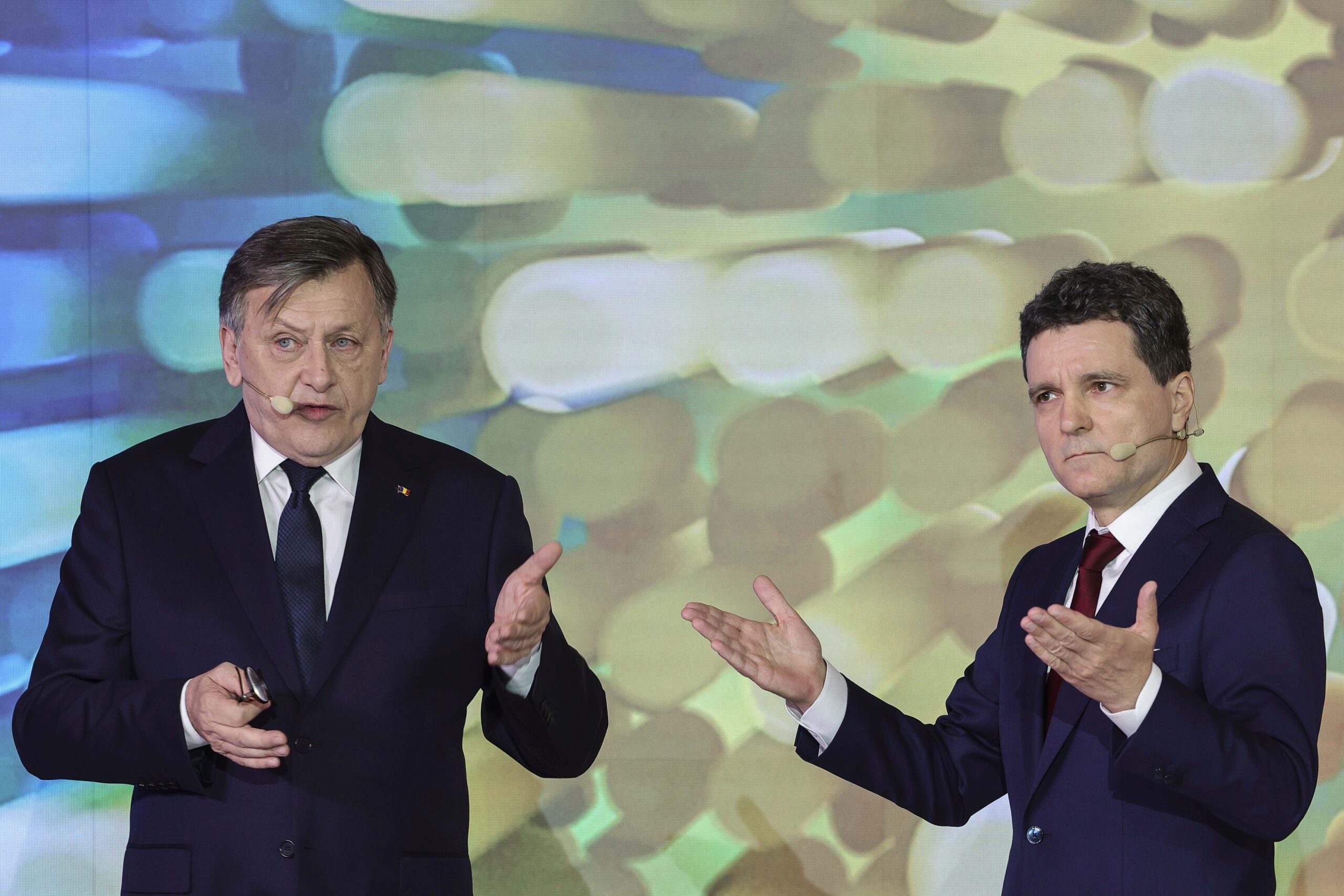 Crin Antonescu vede o posibilă reconfigurare a puterii în România