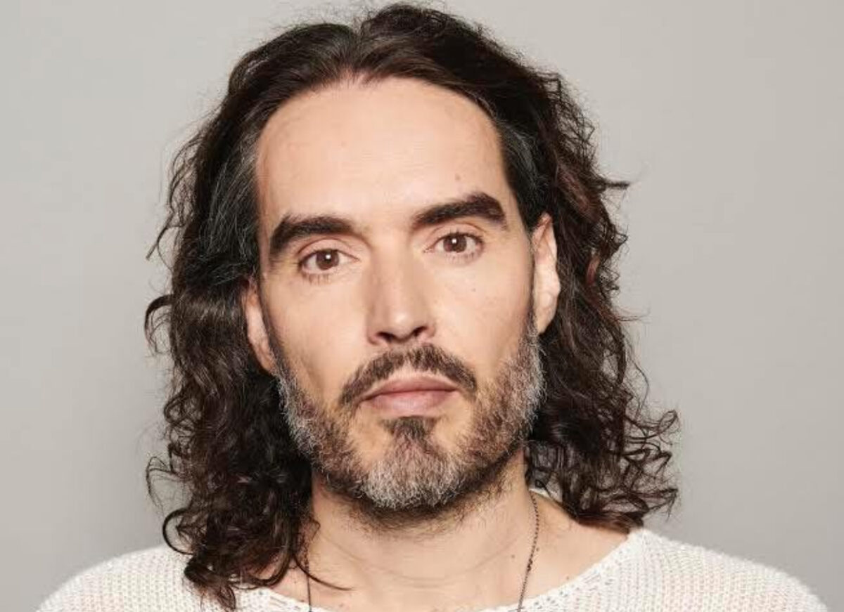 Actorul Russell Brand, mesaj pentru fani, după ce a fost acuzat de viol