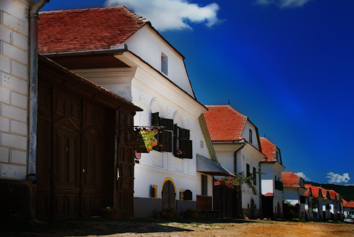 Satul magic din inima României. Locul unde soarele răsare de două ori într-o zi