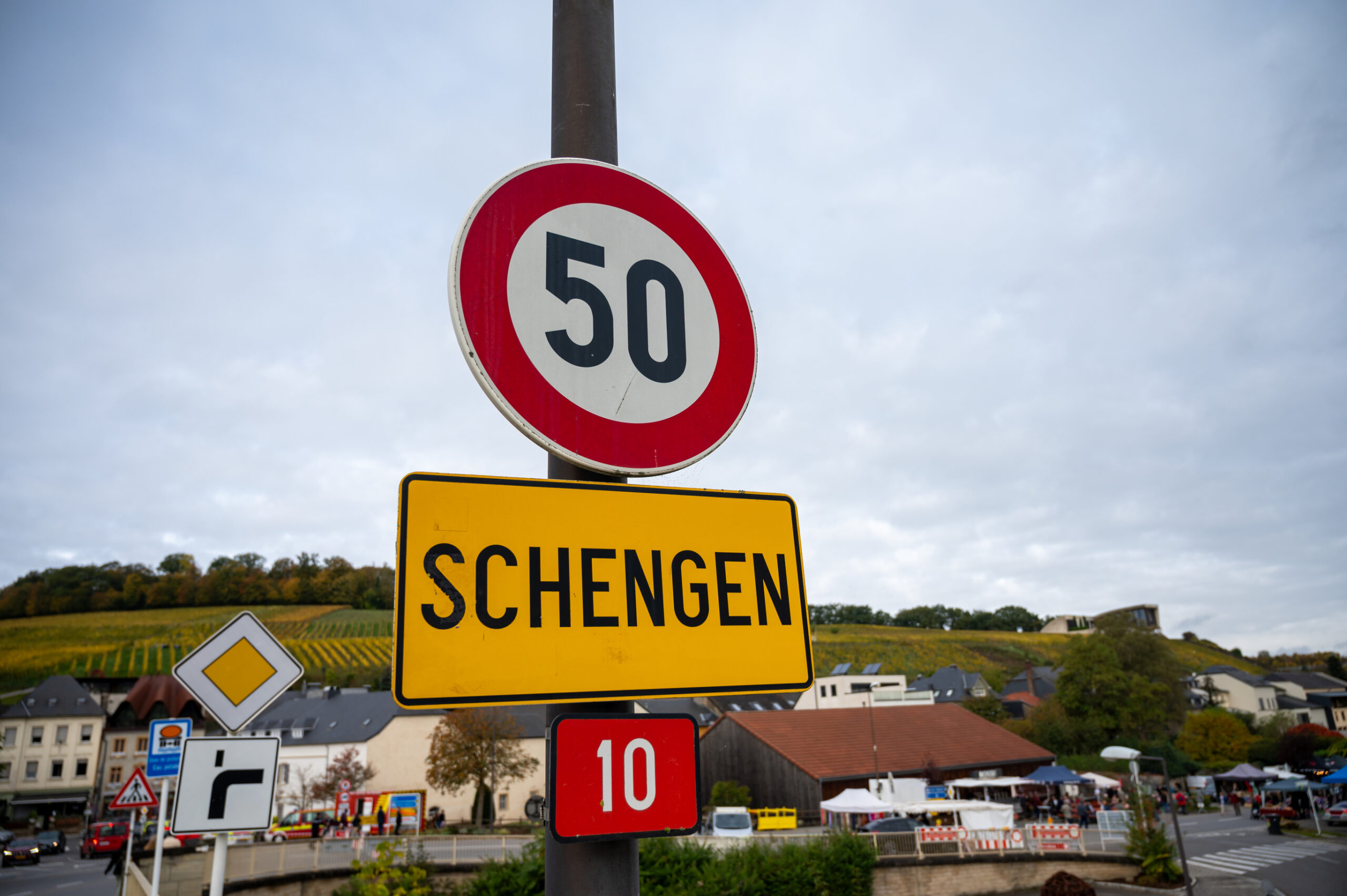 Mai multe state din spațiul Schengen înăspresc regulile la frontiere. Libera circulație, sub presiune