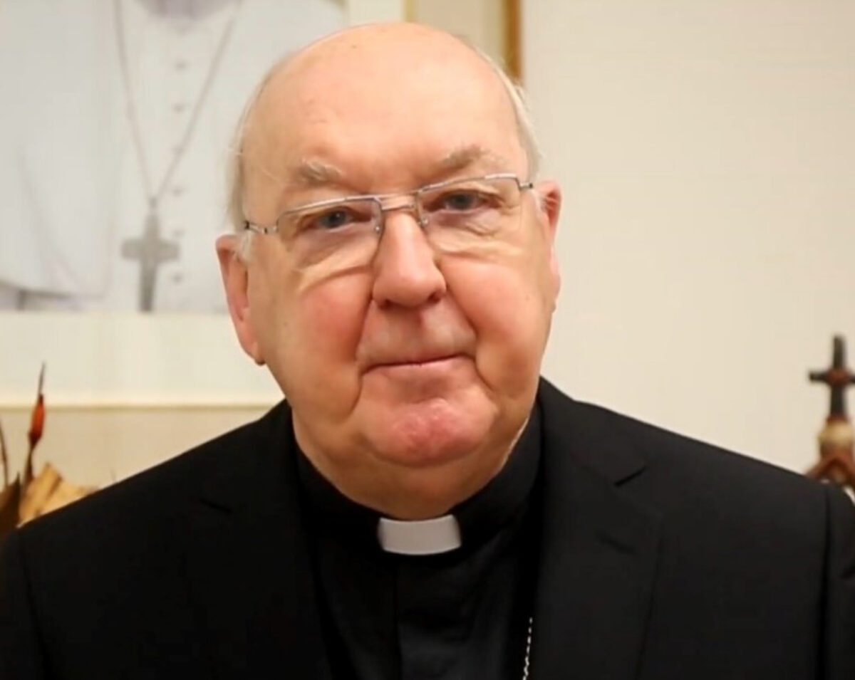 Cine e cardinalul Kevin Farrell, care asigură interimatul la Vatican
