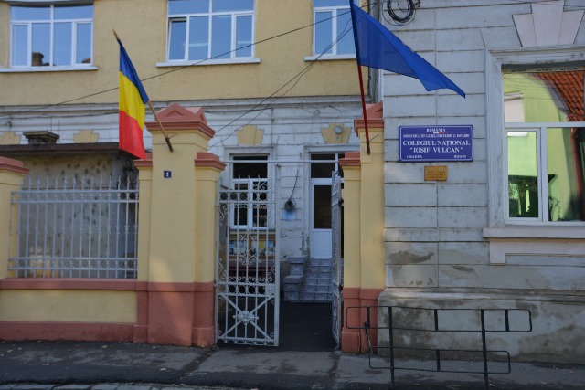 Scandal în Învățământ. Profesor reținut pentru agresiune sexuală