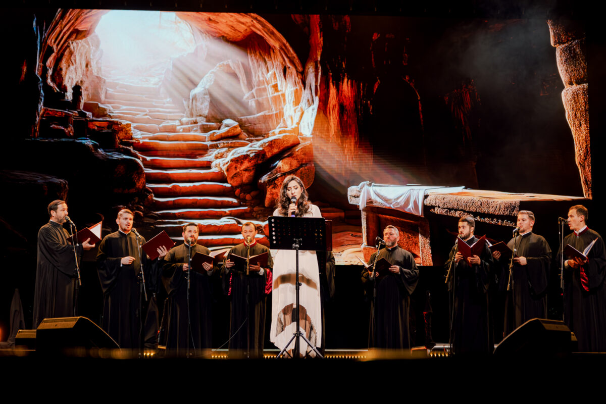 Peste 5.500 de oameni la cel mai mare concert de pricesne, la Oradea Arena