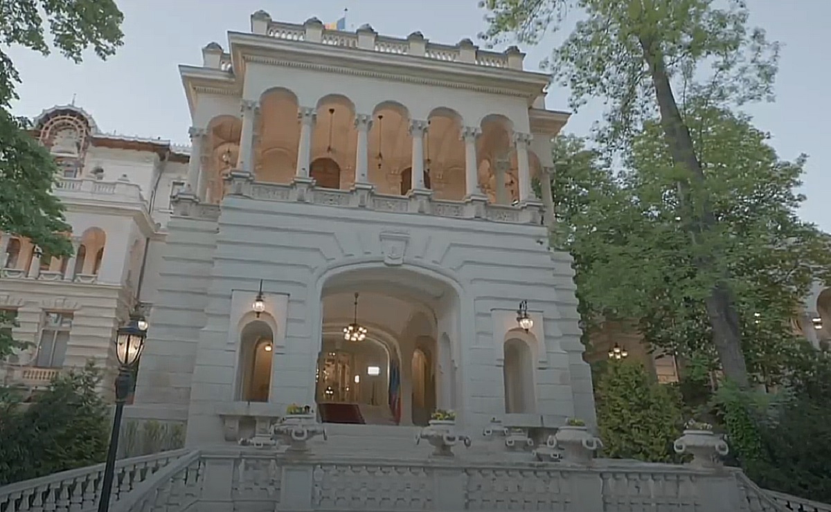 intrare Palatul Cotroceni