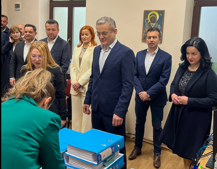 Patru candidați pentru locul lăsat liber de Bolojan la conducerea CJ Bihor