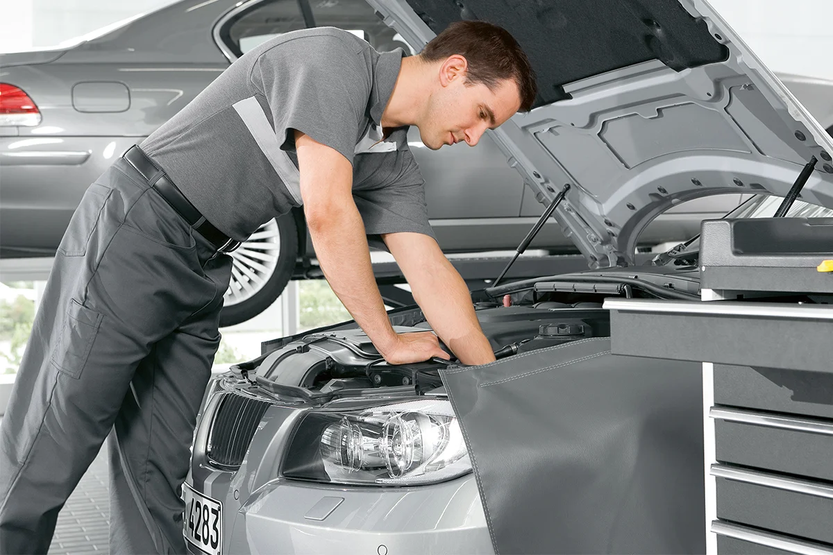 Mașini stricate pe bandă rulantă din cauza combustibilului. Atenție unde alimentați