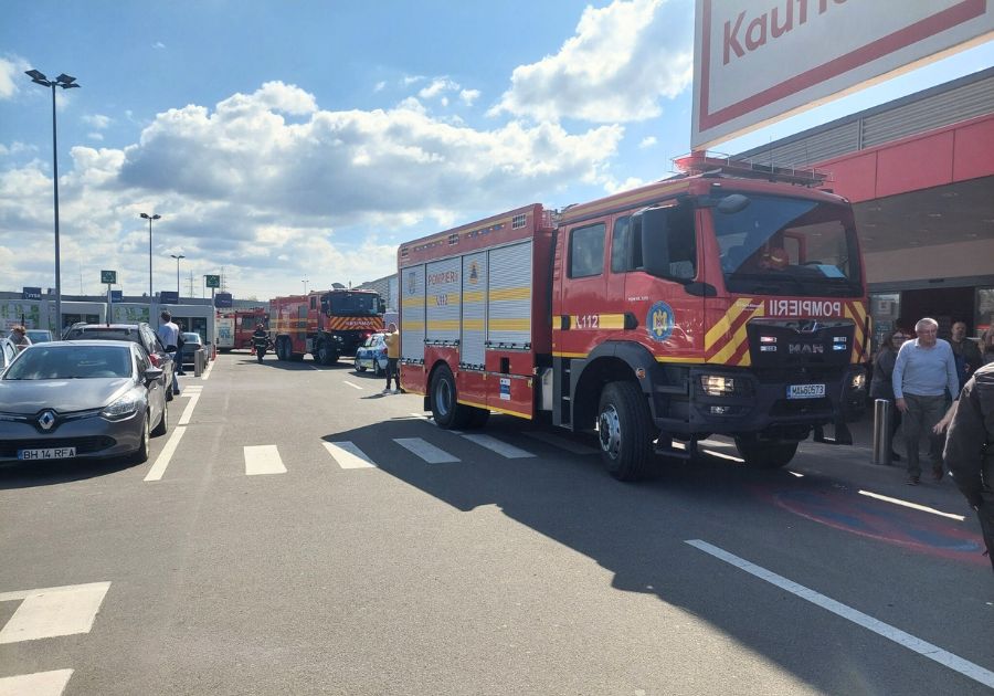 Panică într-un supermarket din Oradea.150 de oameni s-a autoevacuat după un incendiu