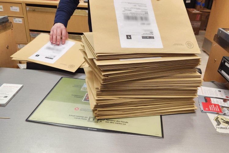 Termen-limită de înscriere pentru alegătorii din 10 state care vor să voteze prin corespondență