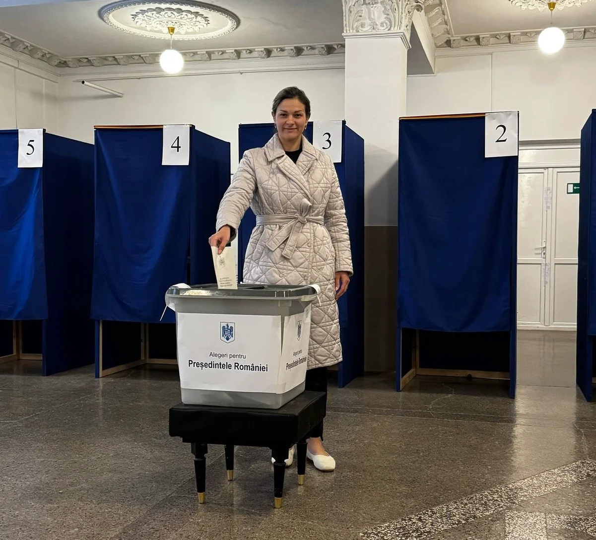 Prezidențiale, turul doi. S-au deschis secțiile de votare din Republica Moldova