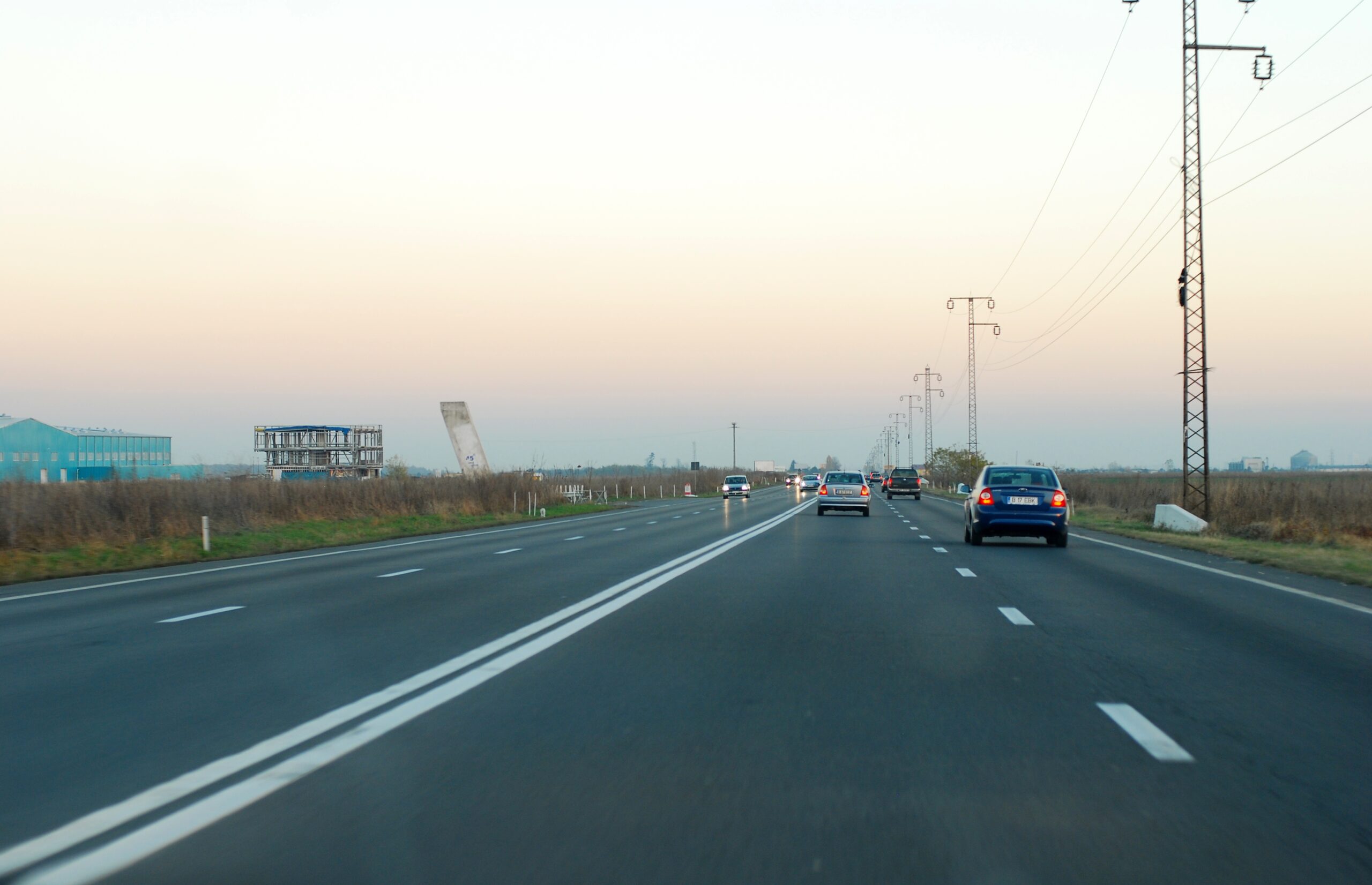 Restricții de circulație pe DN 1E. Drumul dintre Poiana Brașov și Râșnov va fi închis timp de 10 ore